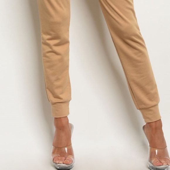 ❄️LAST1️⃣//TAN HOODIE JOGGERS SET - Picture 5 of 5